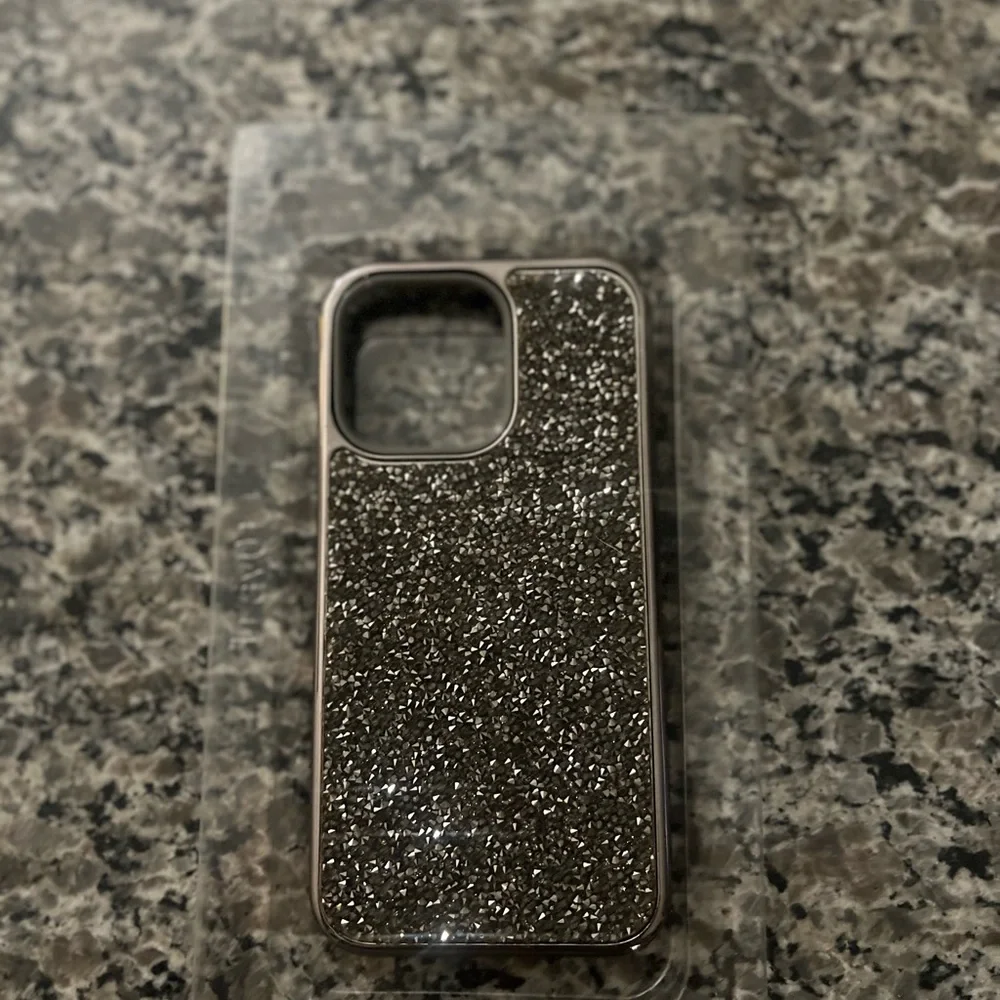NEW in box. Fits iPhone 13Pro like a glove 👌🏽